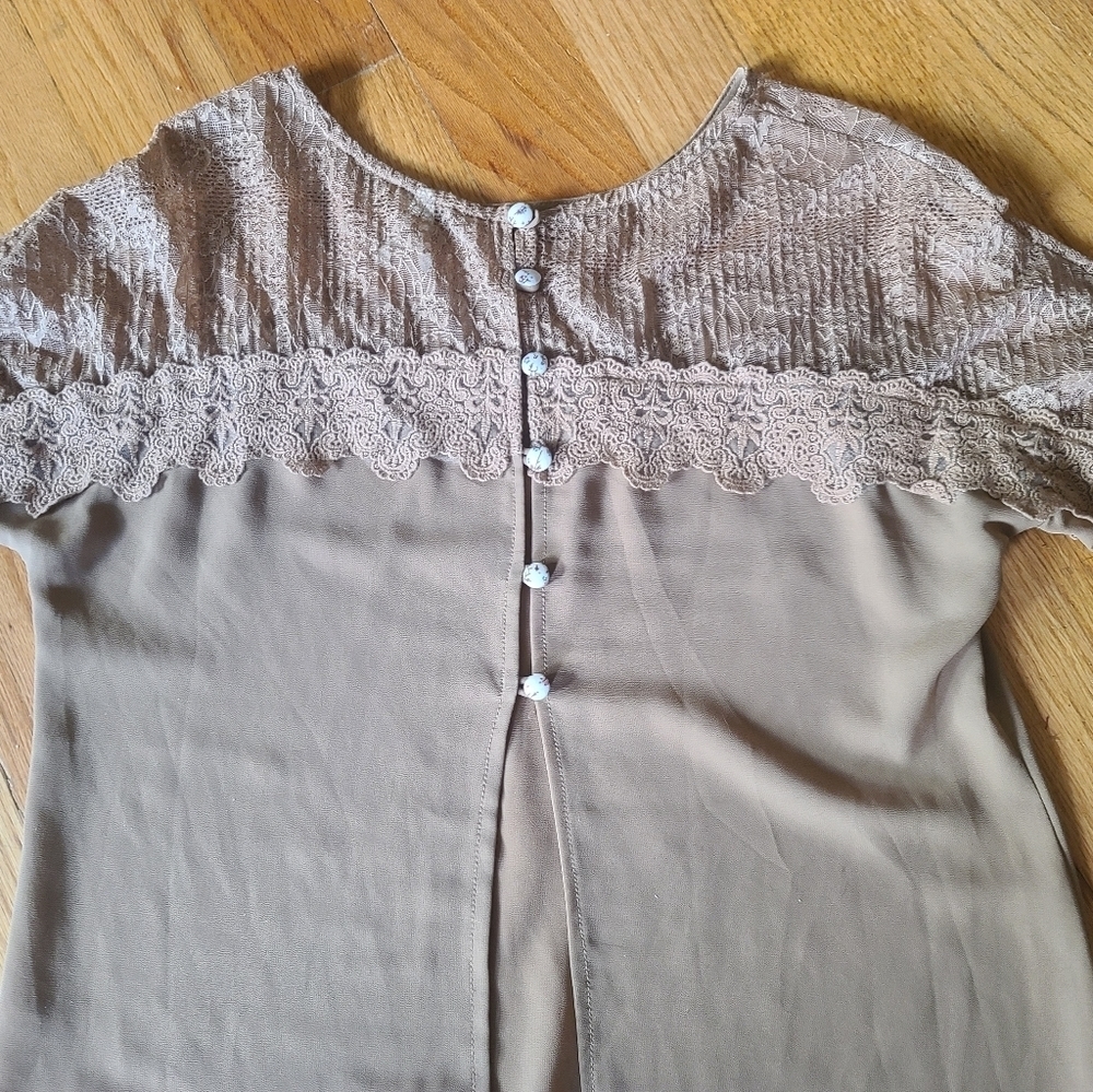 Gimmicks by BKE small lace sheer